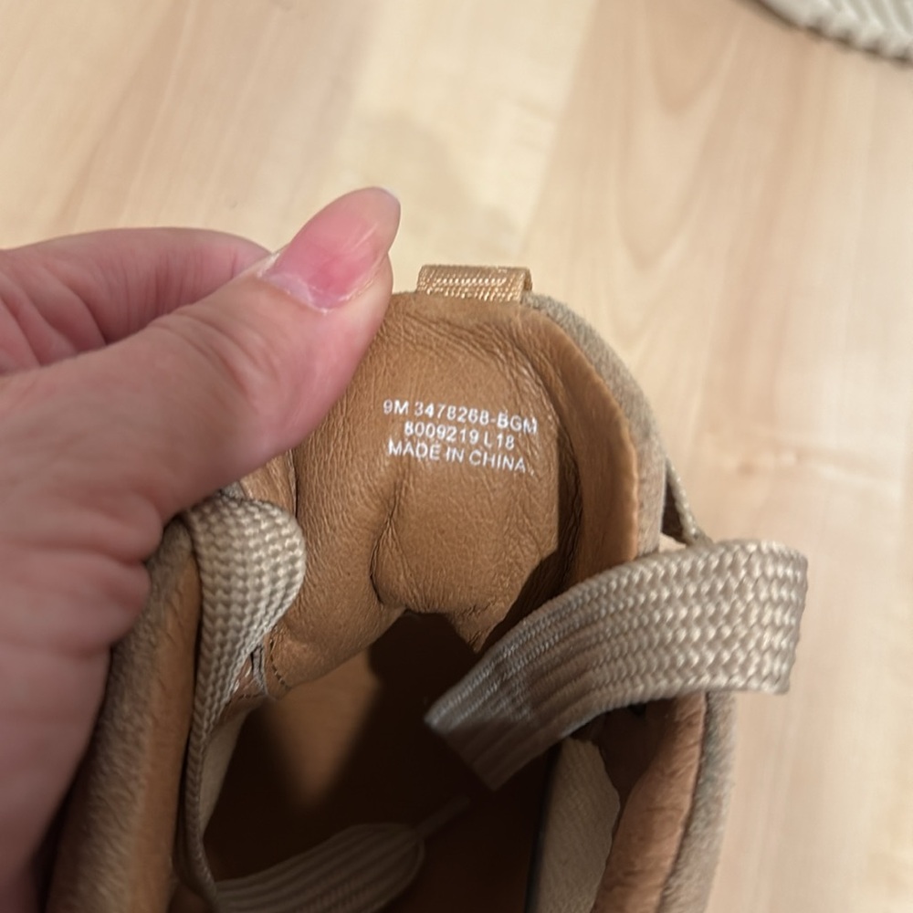 Frye Gia Lug Trail Sneaker Shoe in Beige Multi Leather And Canvas - Women’s 9 - Picture 8 of 8